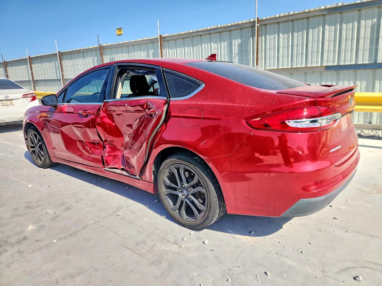 2020 Ford Fusion Se - Фото 2