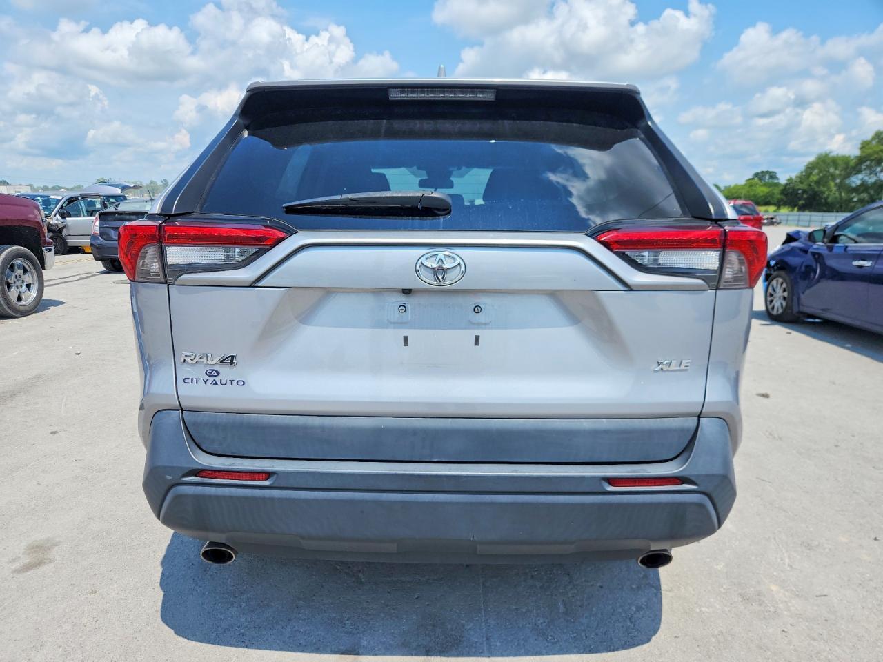 2021 Toyota Rav4 Xle Premium - Image 6
