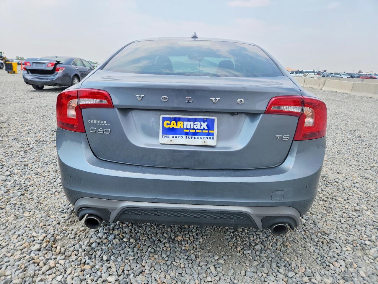 2017 Volvo S60 - Image 6