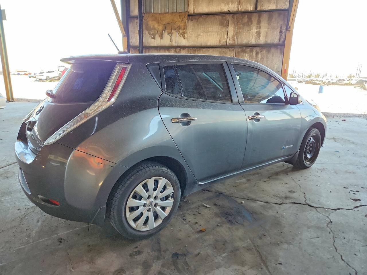 2015 Nissan Leaf S - Фото 3