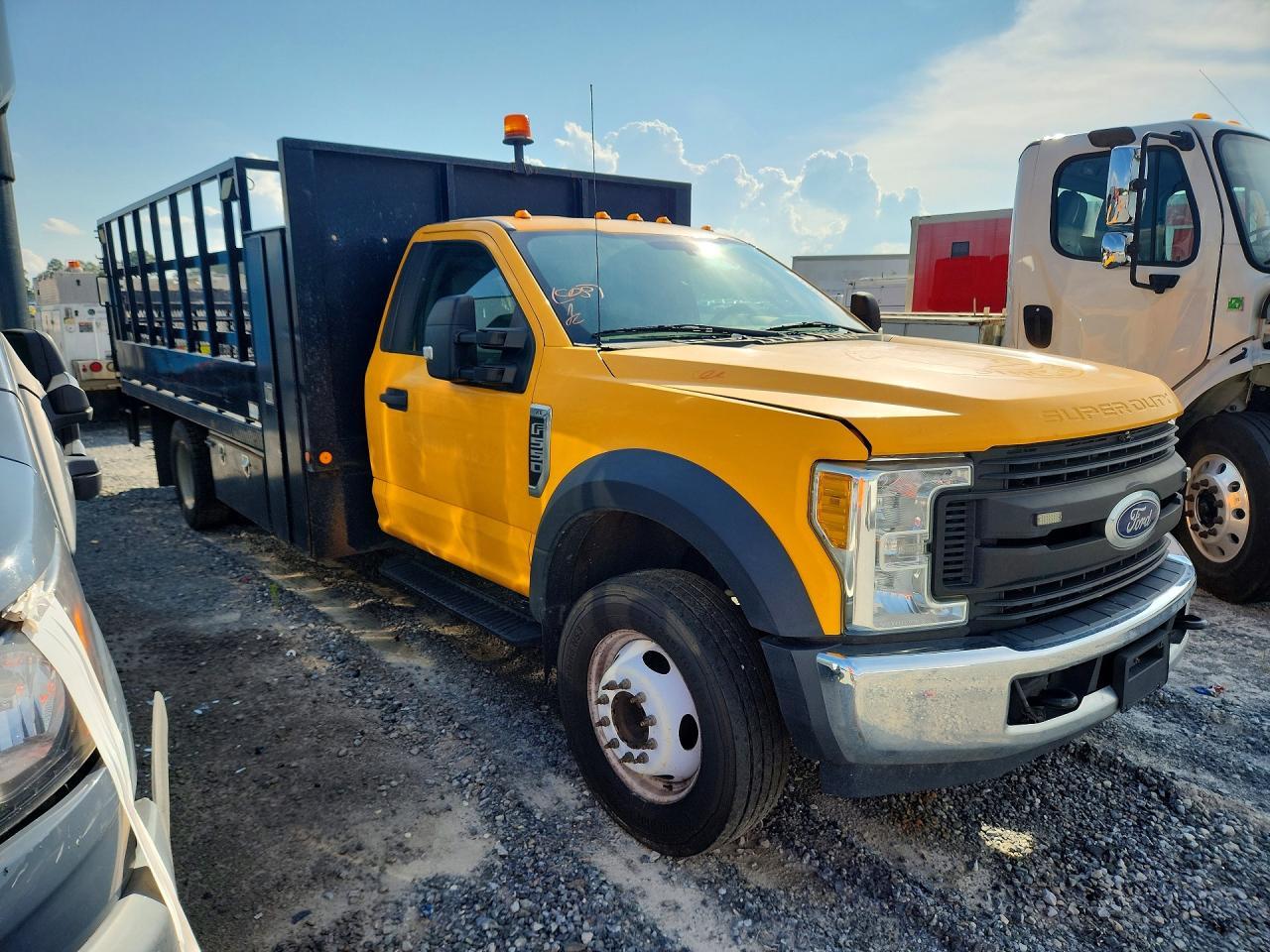2017 Ford F550 Super Duty - Image 4