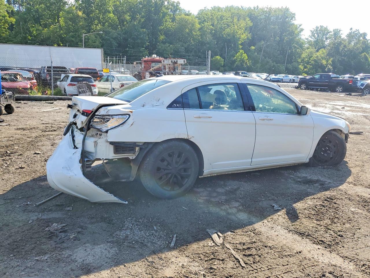 2014 Chrysler 200 Lx - Фото 3