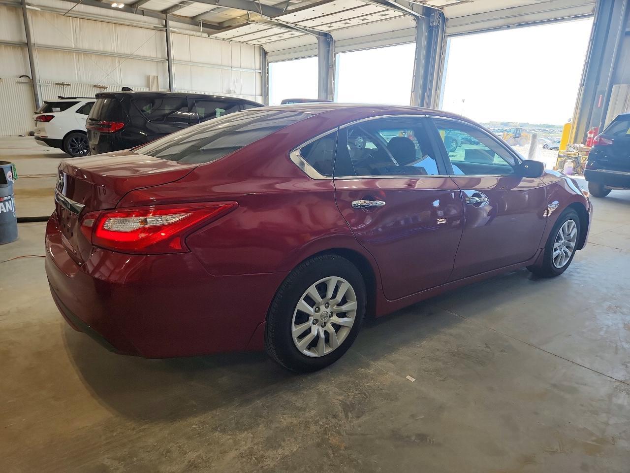 2017 Nissan Altima 2.5 S - Фото 3