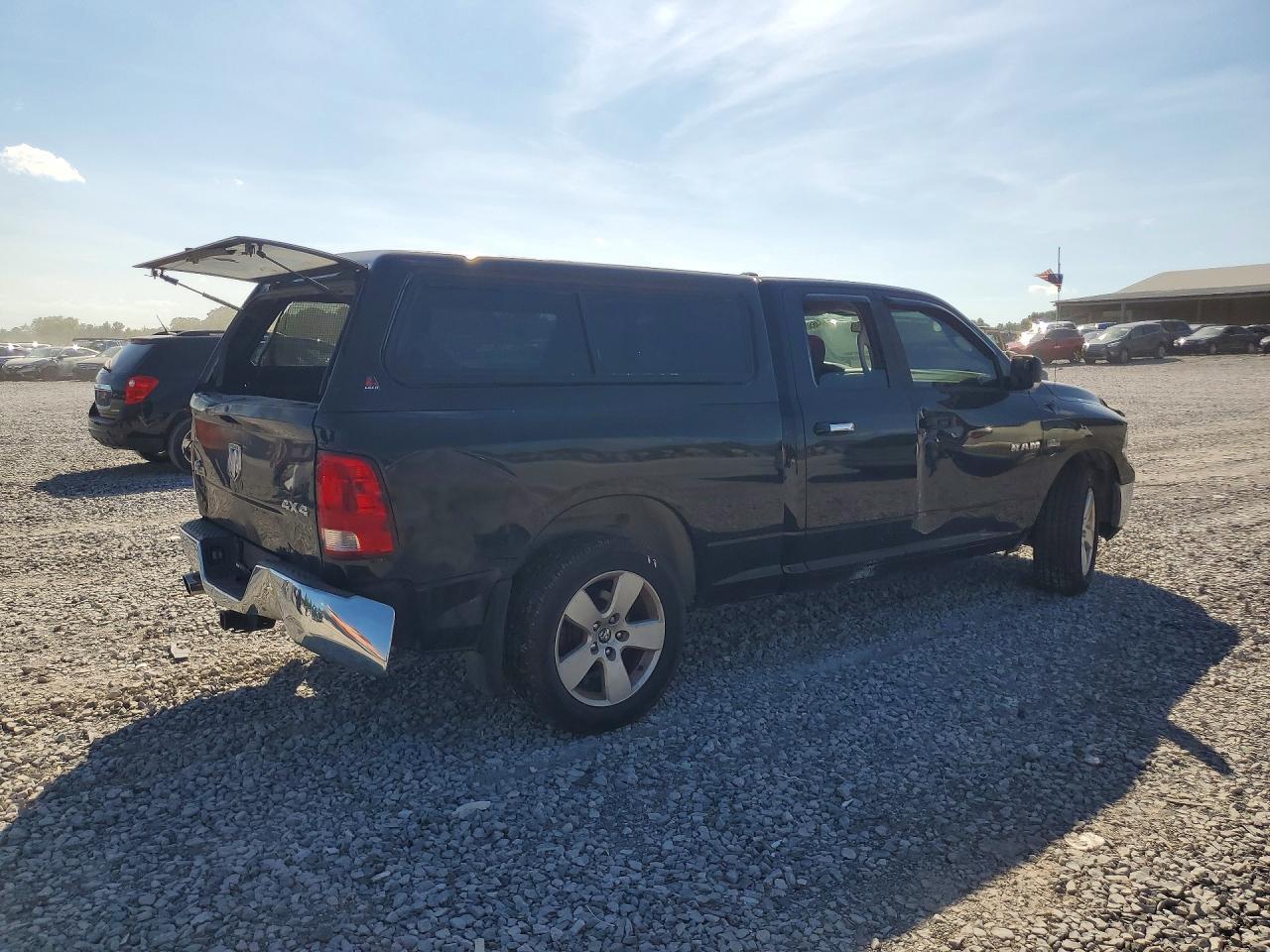 2010 Dodg Ram 1500 - Фото 3