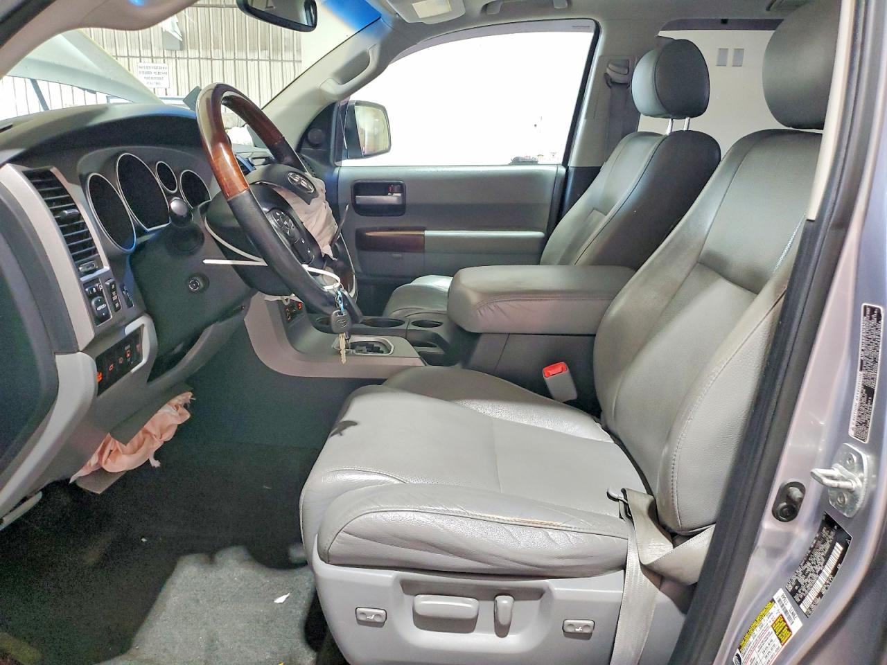 2012 Toyota Sequoia Platinum - Image 7