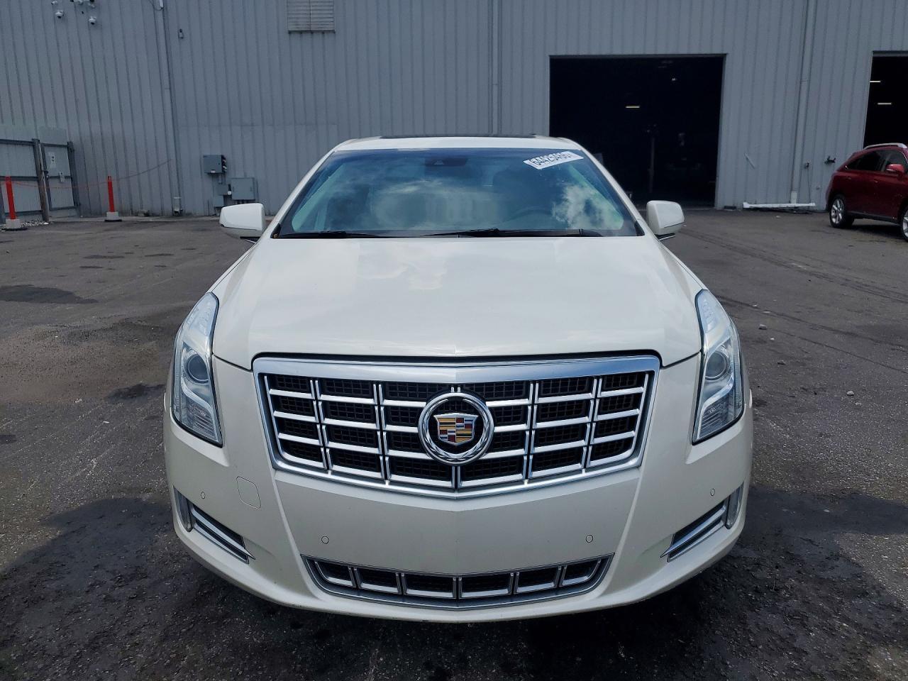 2015 Cadillac Xts Luxury Collection - Image 5