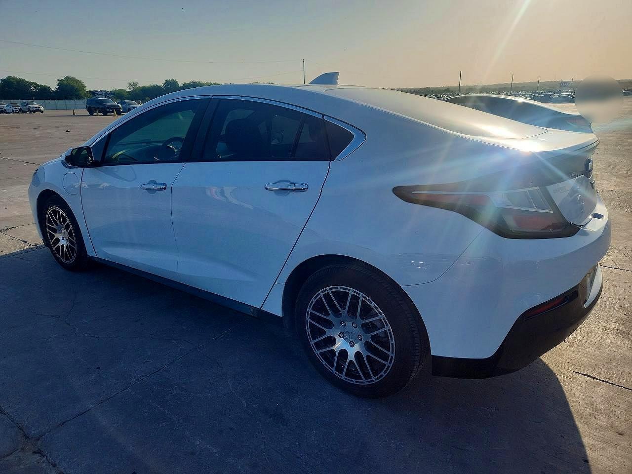 2017 Chevrolet Volt Lt - Фото 2