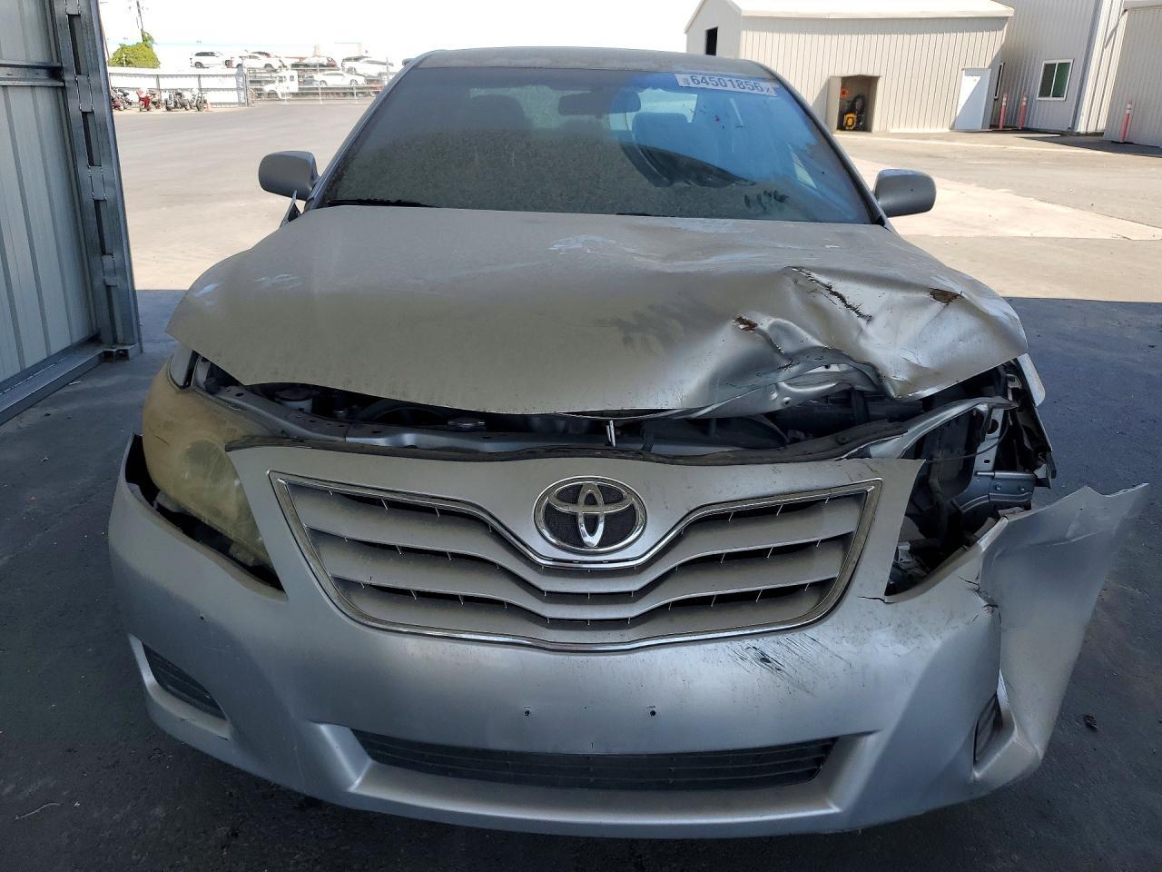 2011 Toyota Camry Le - Фото 5