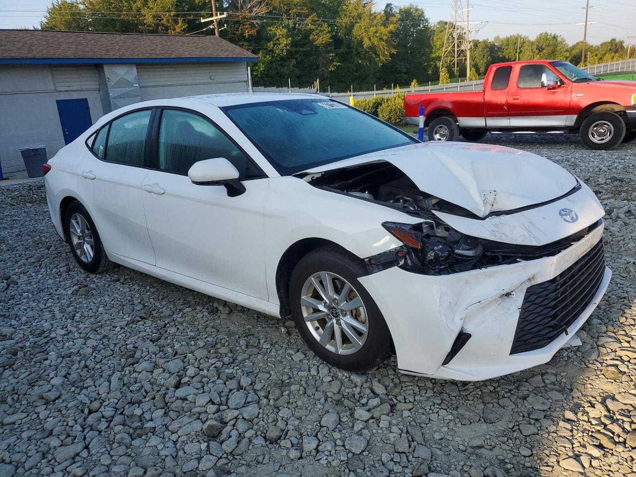 2025 Toyota Camry Le - Фото 4