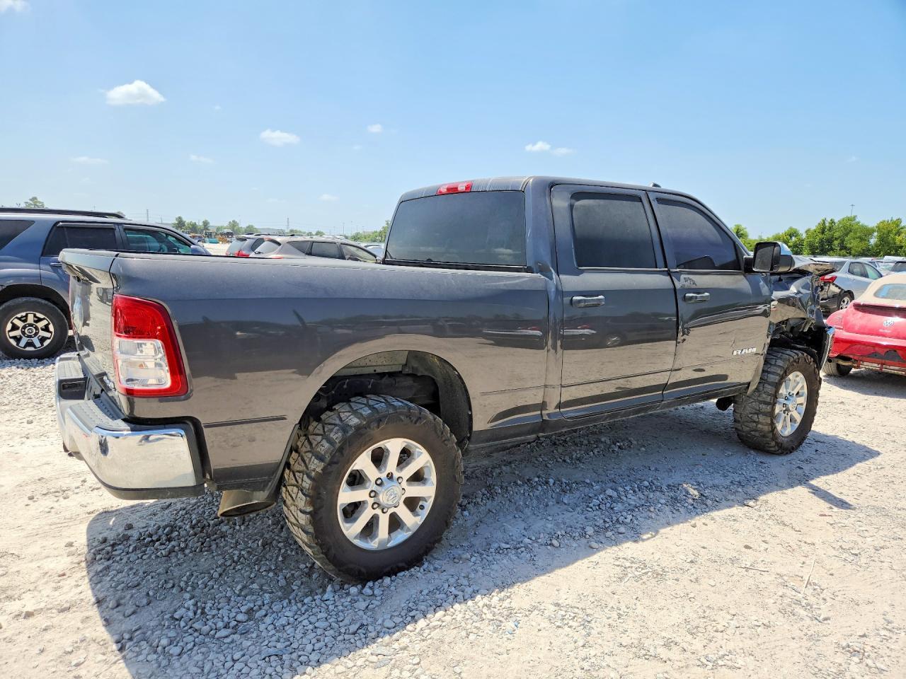 2021 Ram 2500 Tradesman - Фото 3