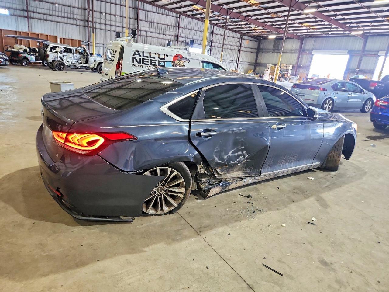 2015 Hyundai Genesis 3.8L - Фото 3