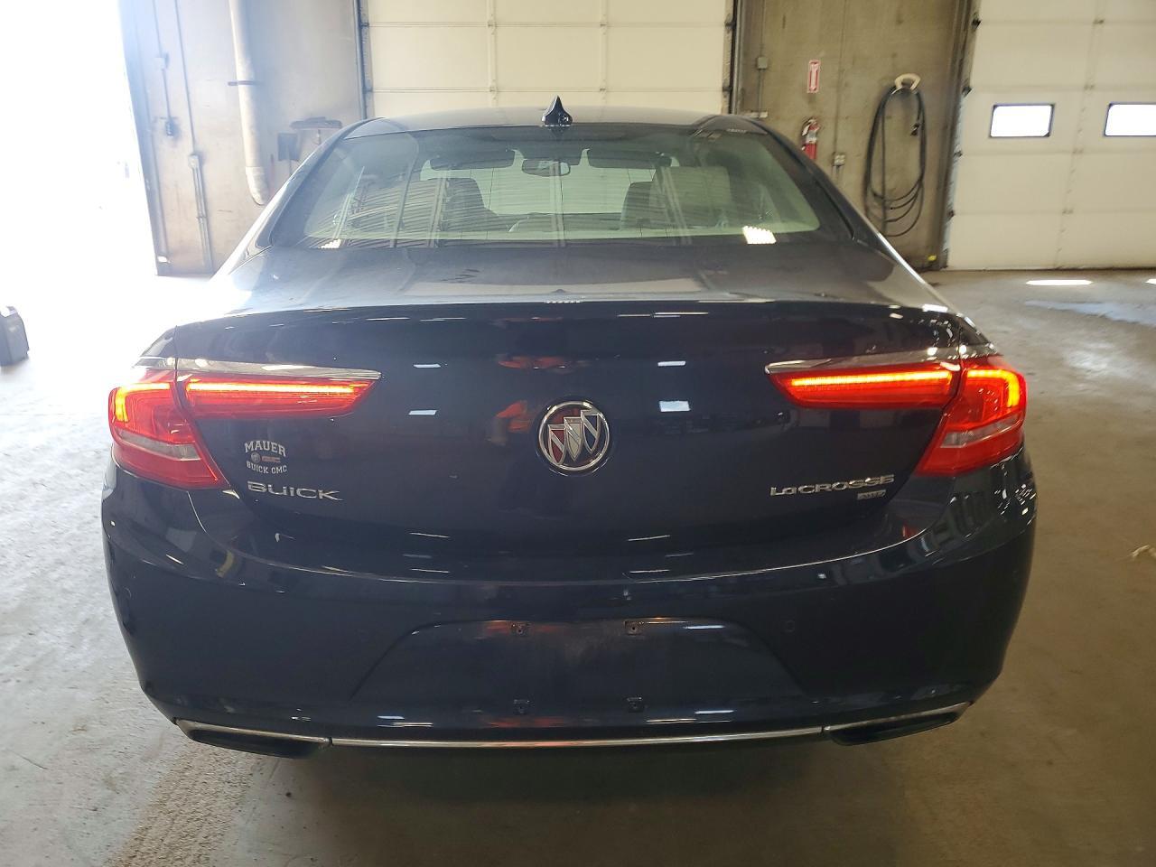 2017 Buick Lacrosse Premium - Image 6