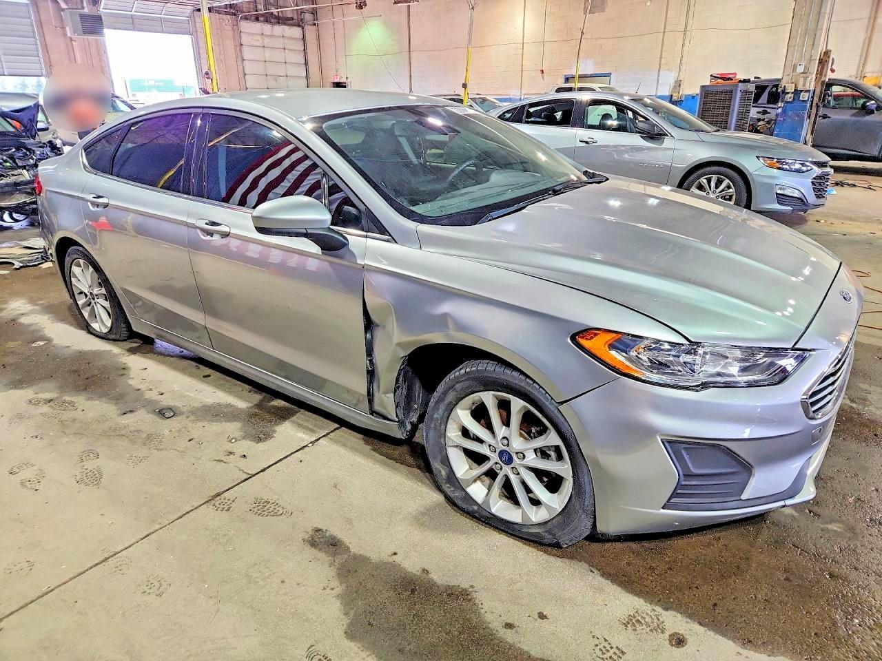 2020 Ford Fusion Se - Фото 4