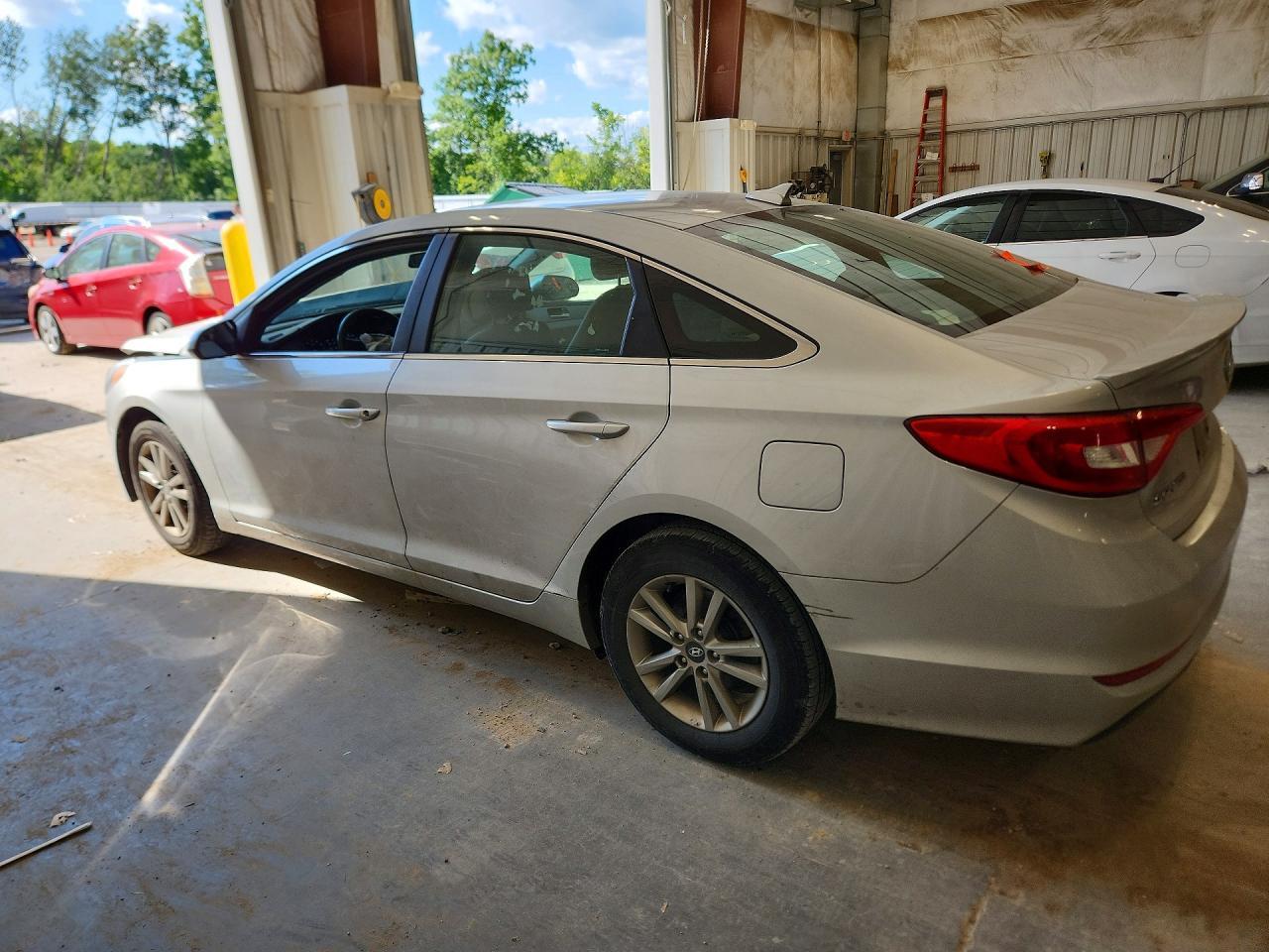 2015 Hyundai Sonata Se - Фото 2