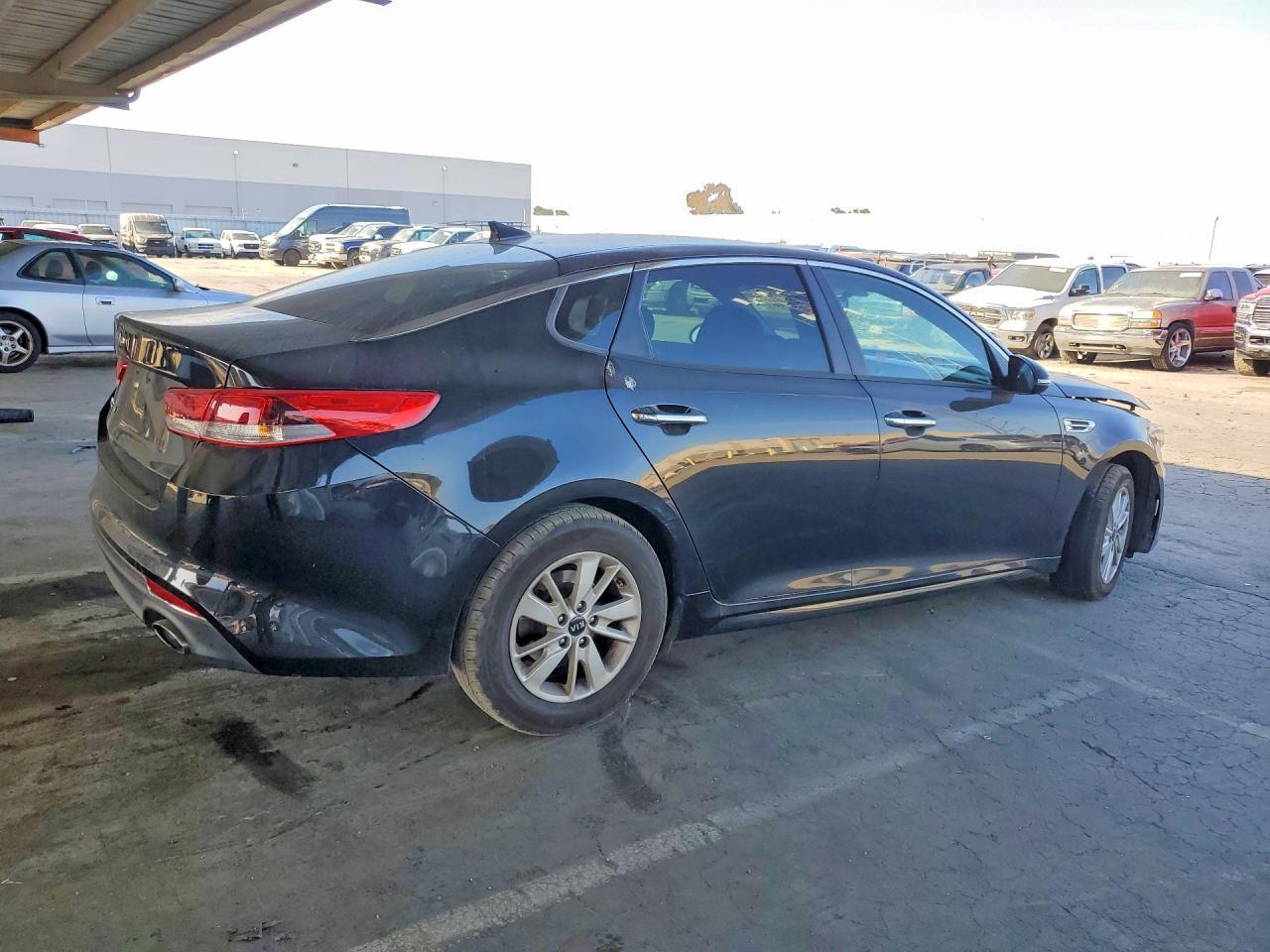 2017 Kia Optima Lx - Фото 3