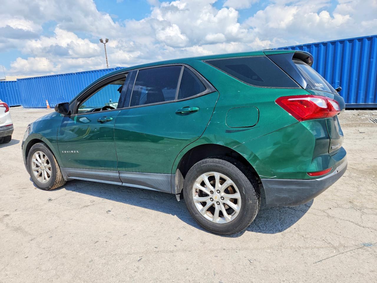 2018 Chevrolet Equinox Ls - Фото 2