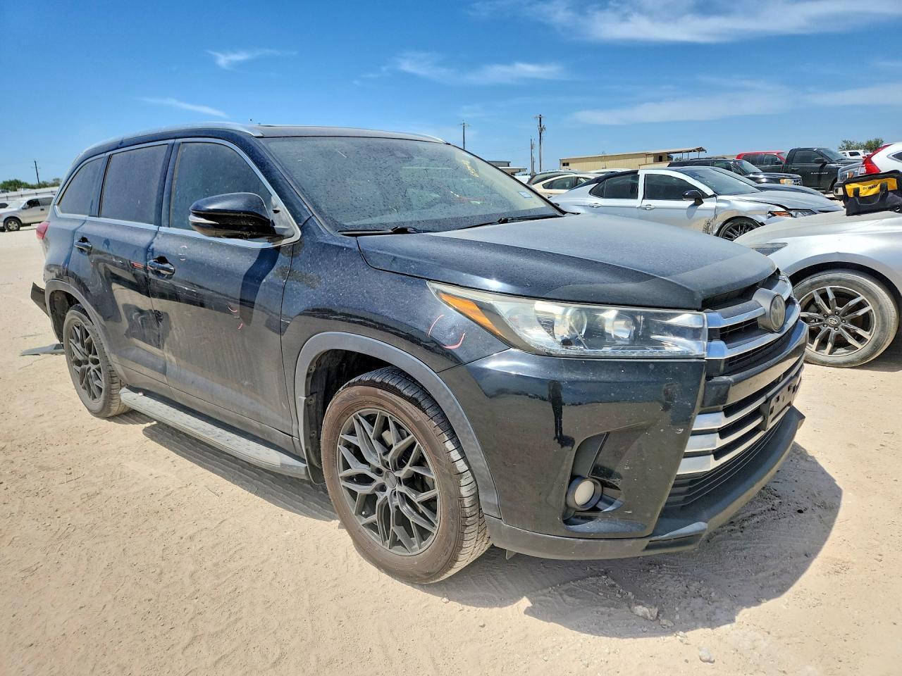 2017 Toyota Highlander Limited Platinum - Image 4