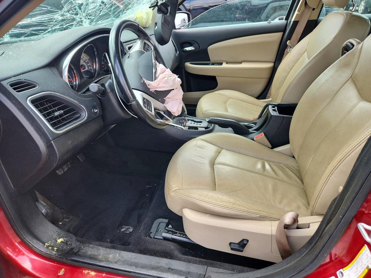 2013 Chrysler 200 Limited - Image 7