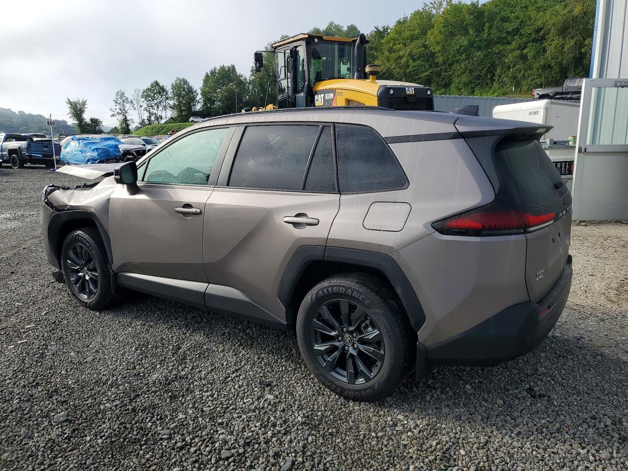 2026 Toyota Rav4 Le - Фото 2
