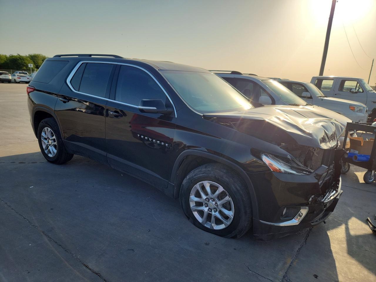2021 Chevrolet Traverse Lt - Фото 4