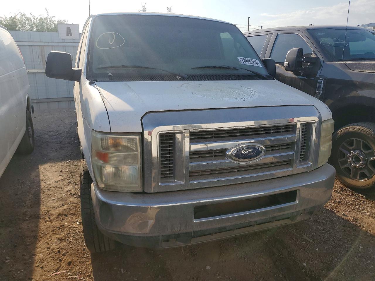 2010 Ford Econoline E350 Super Duty Wagon - Фото 5