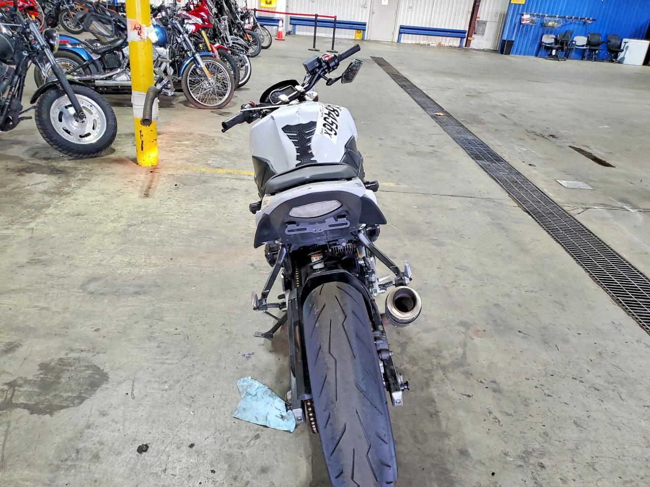 2016 Suzuki Gsx-S750 - Фото 4