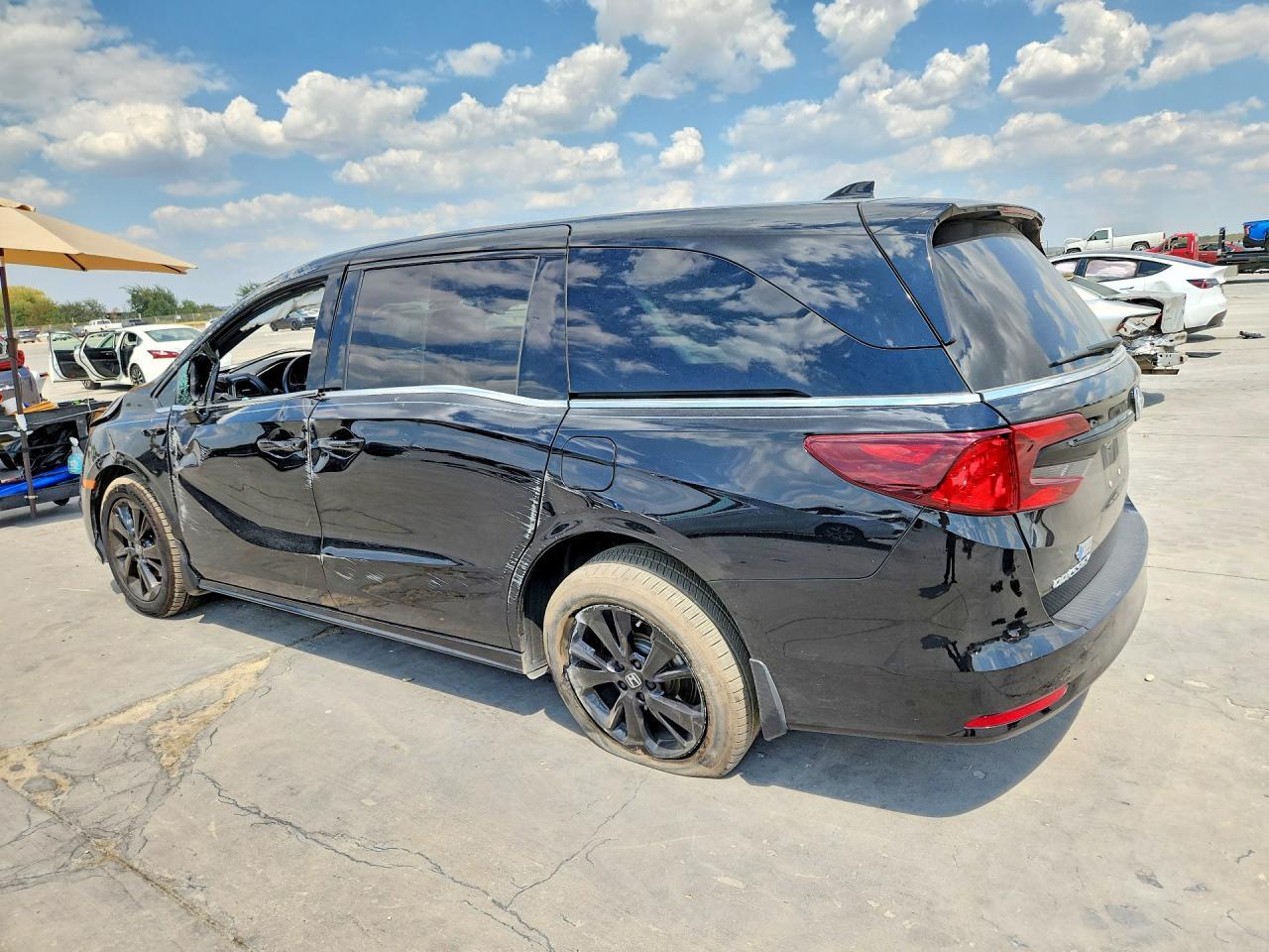 2024 Honda Odyssey Sport - Image 2