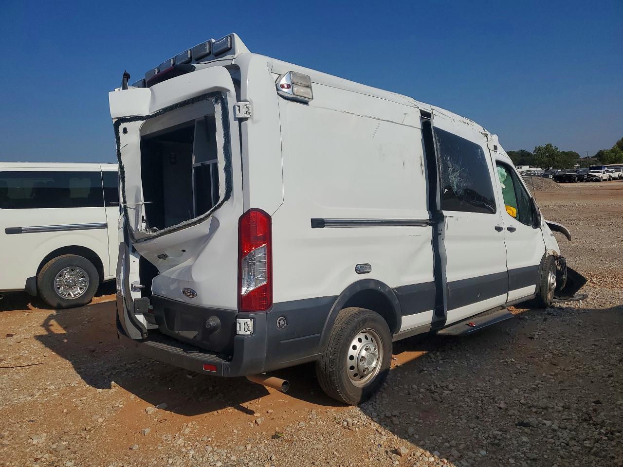 2022 Ford Transit T-350 - Фото 3