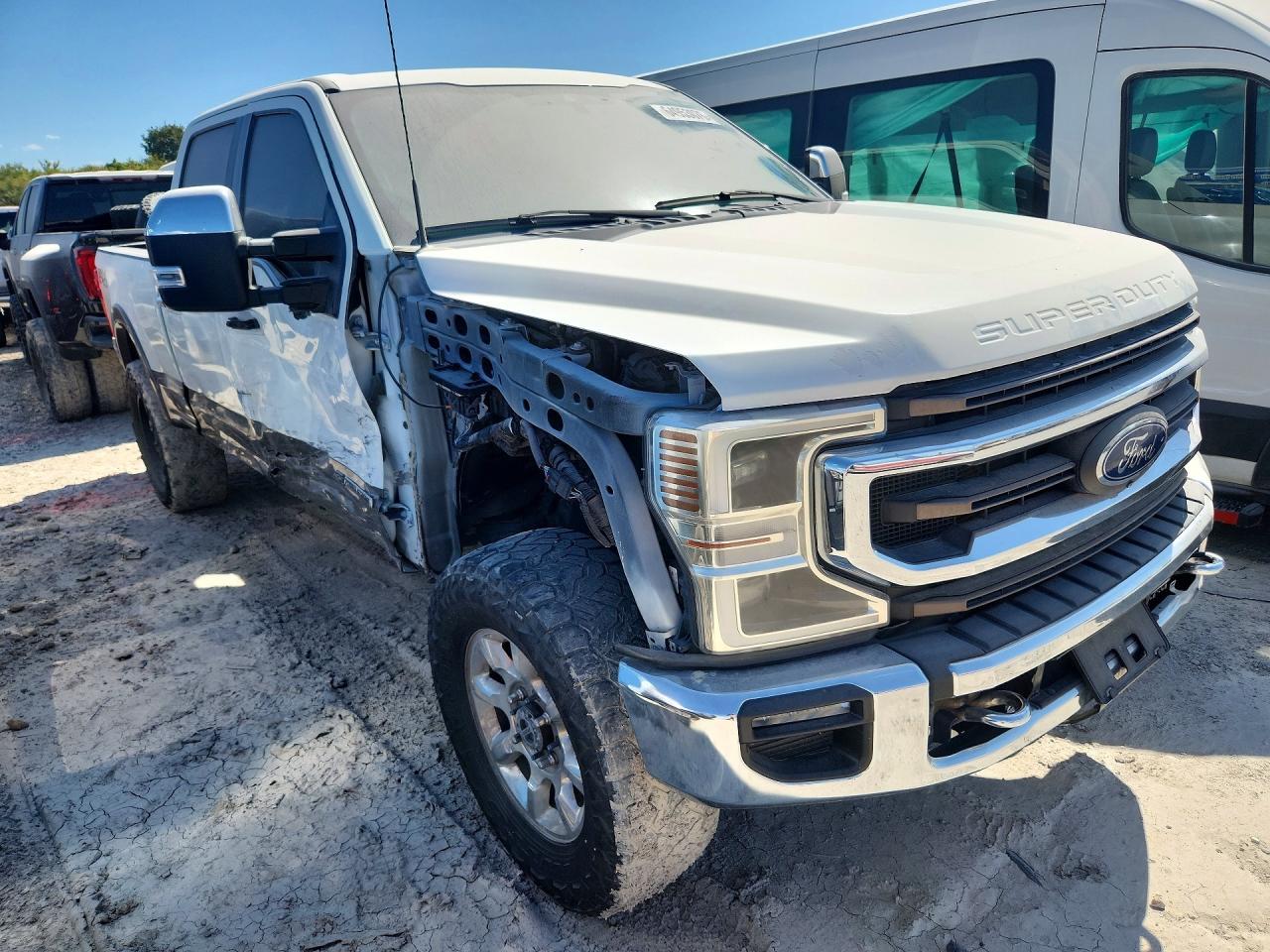 2022 Ford F250 Super Duty - Image 4