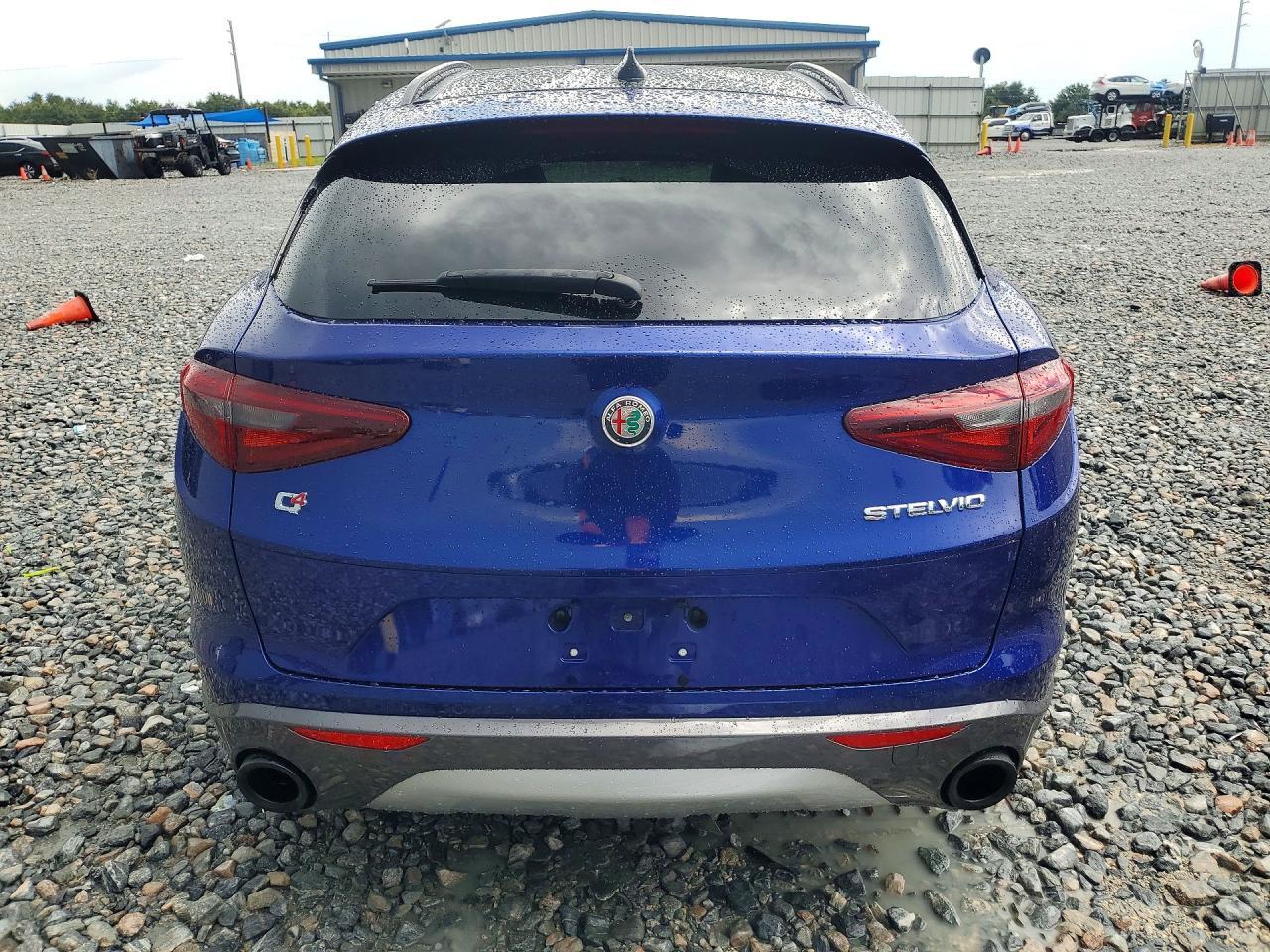 2022 Alfa Romeo Stelvio Ti - Image 6