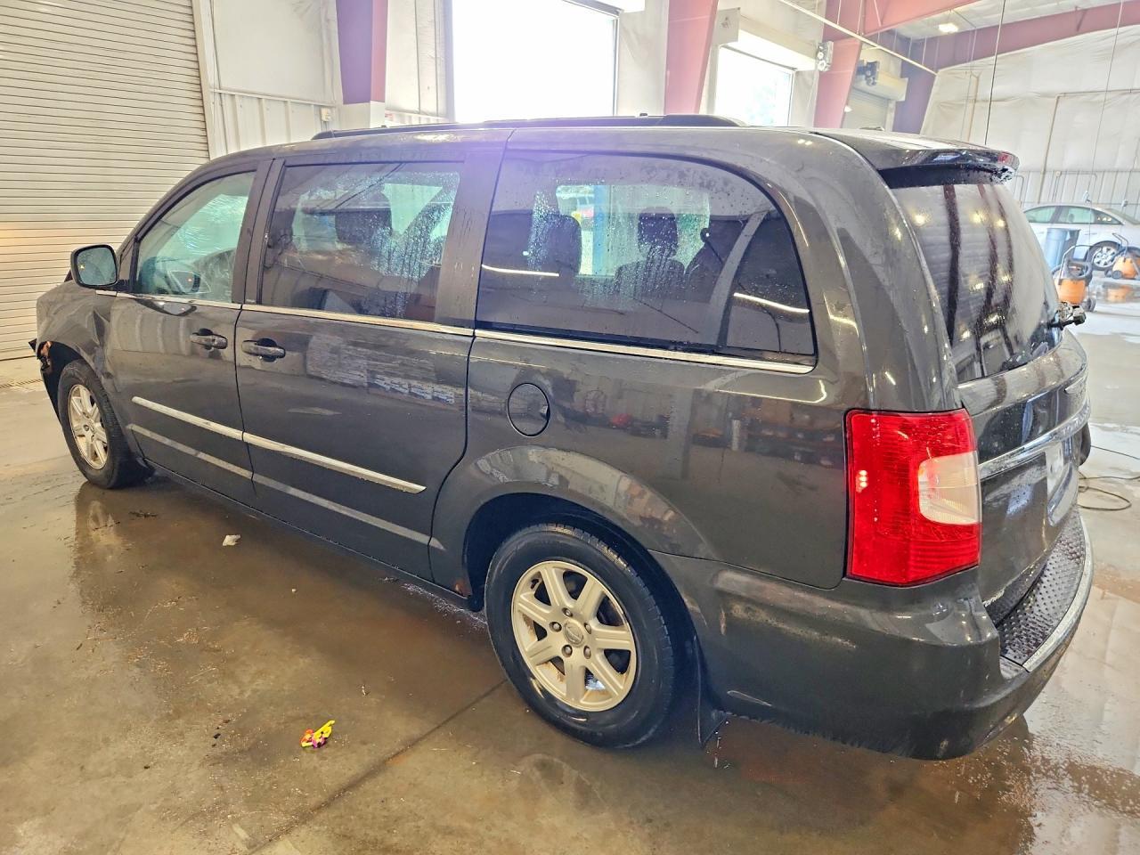 2012 Chrysler Town & Country Touring - Image 2