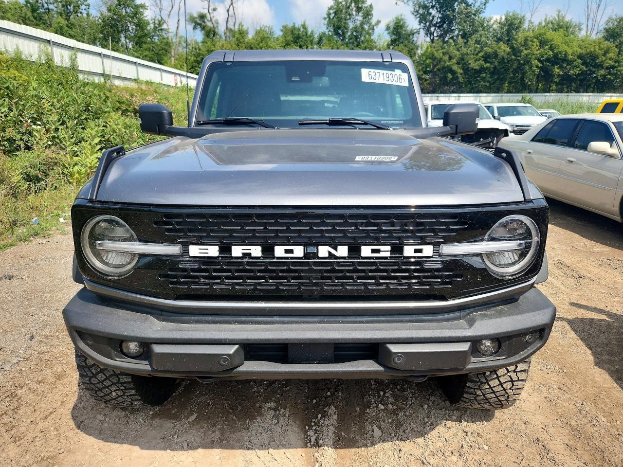 2022 Ford Bronco Base - Image 5