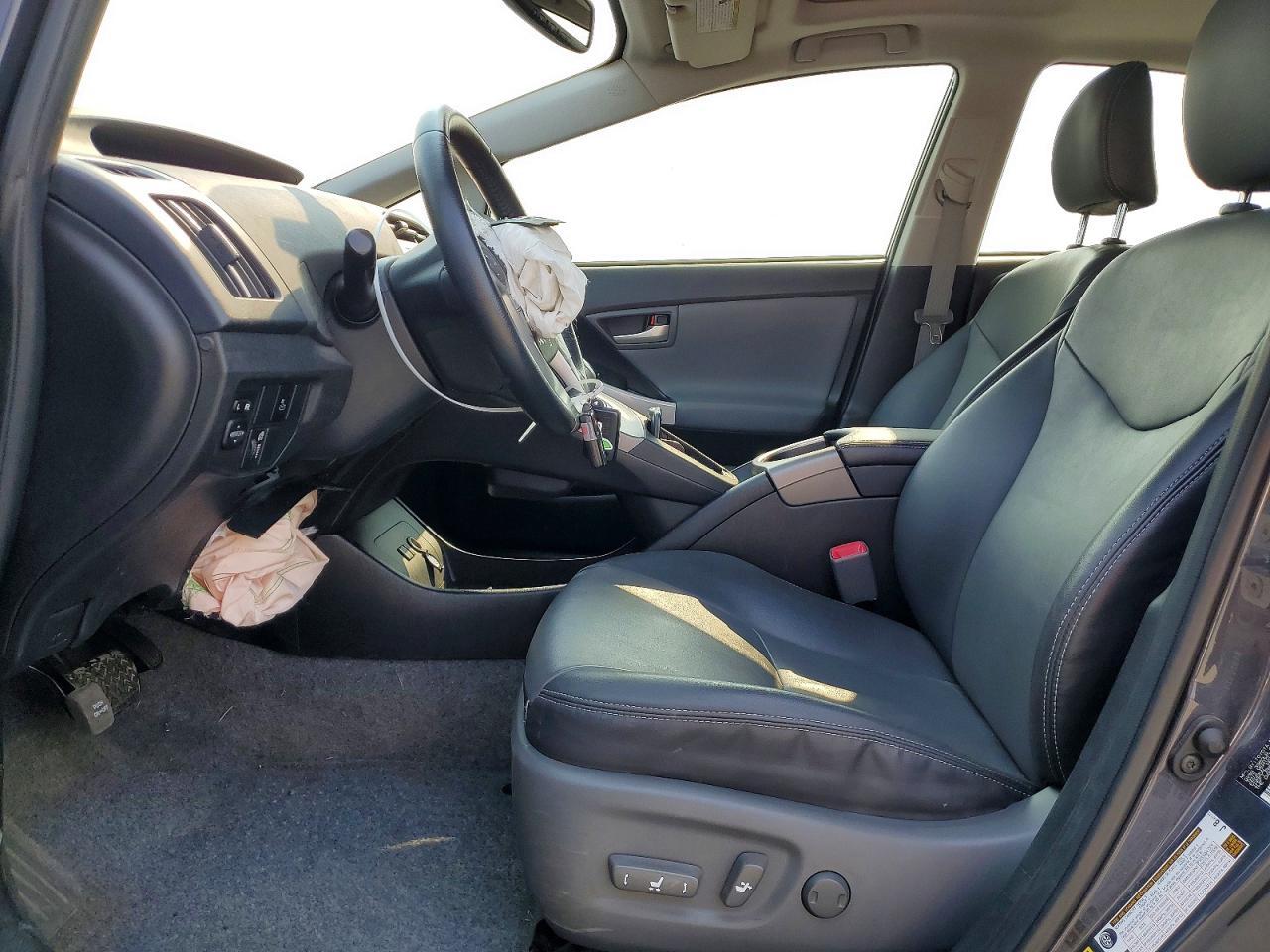 2012 Toyota Prius Four - Фото 7