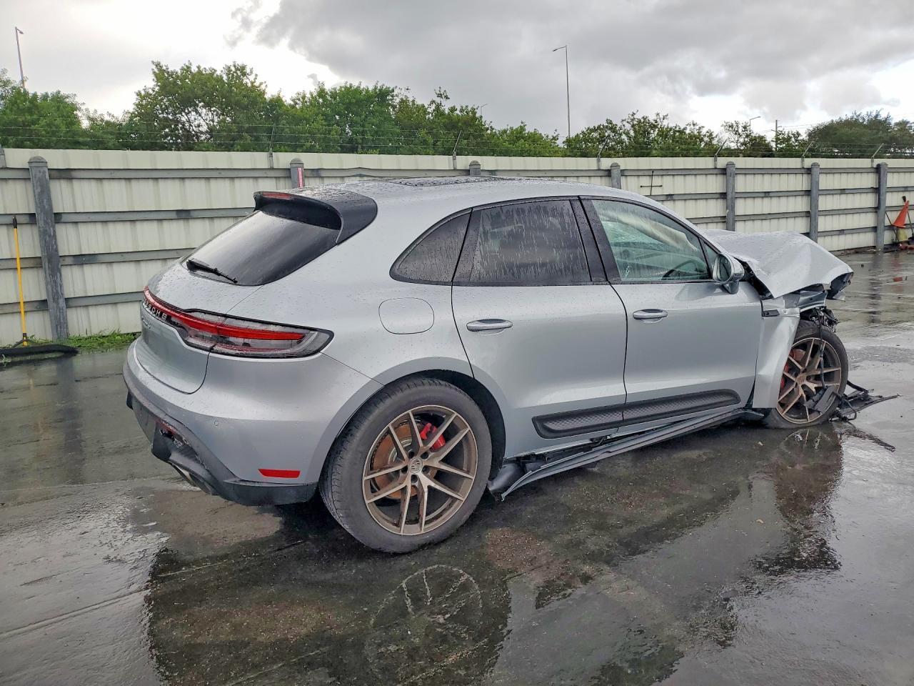 2026 Porsche Macan S - Image 3