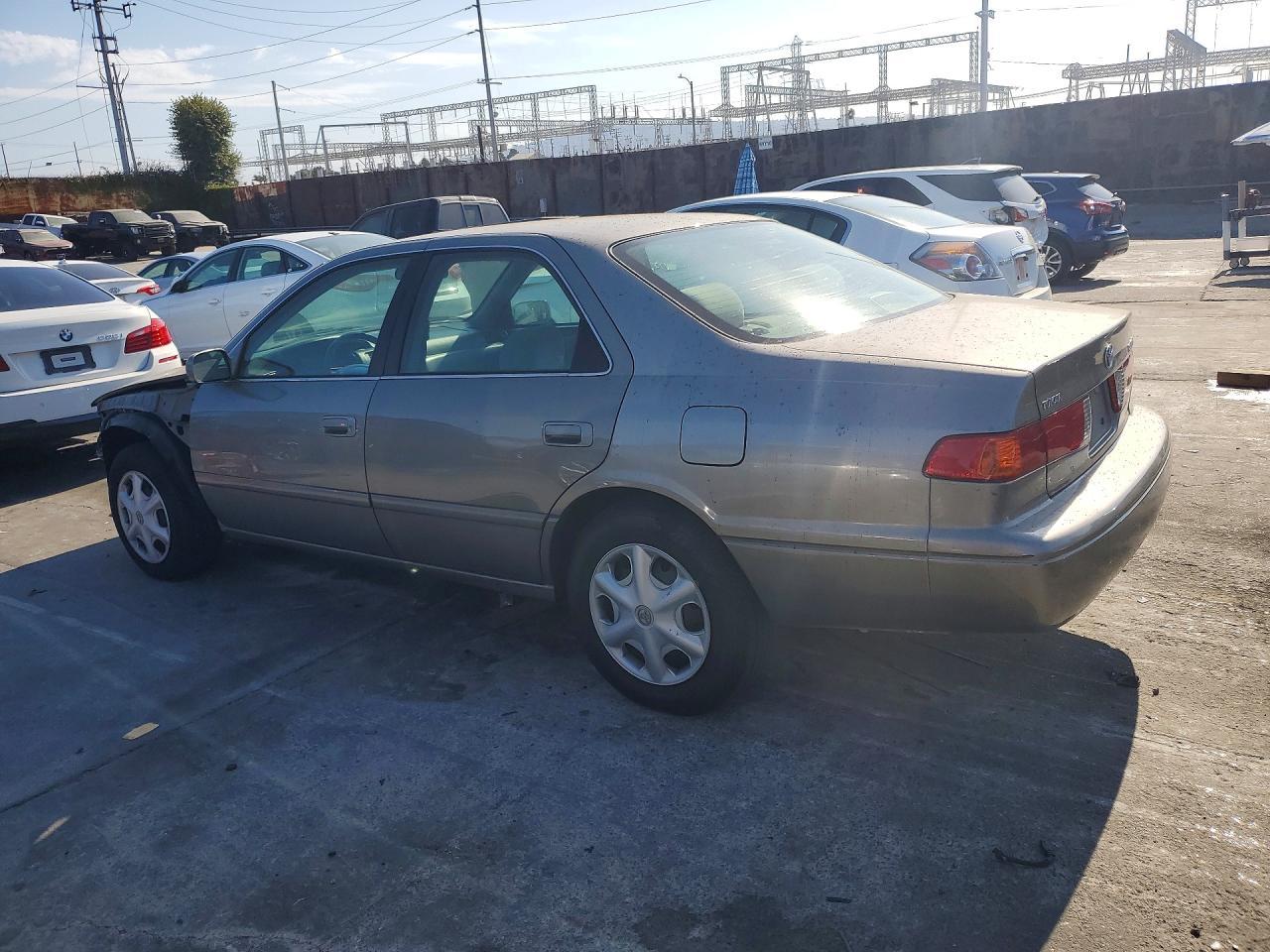 2001 Toyota Camry Ce - Image 2