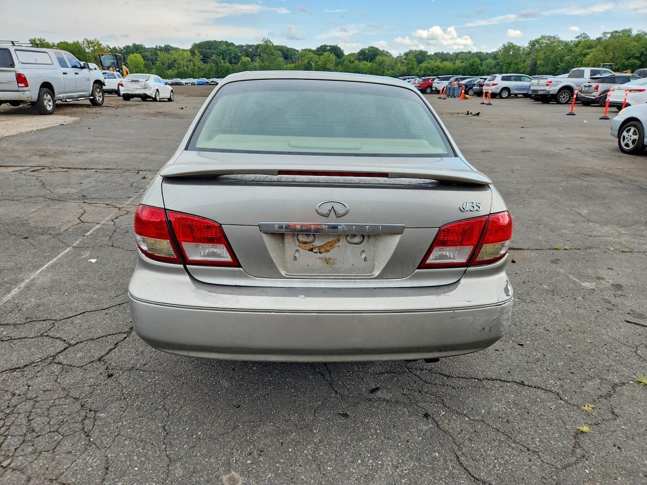 2004 Infiniti I35 Base - Image 6
