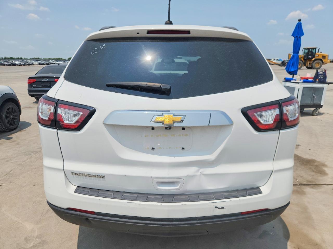 2017 Chevrolet Traverse Ls - Фото 6