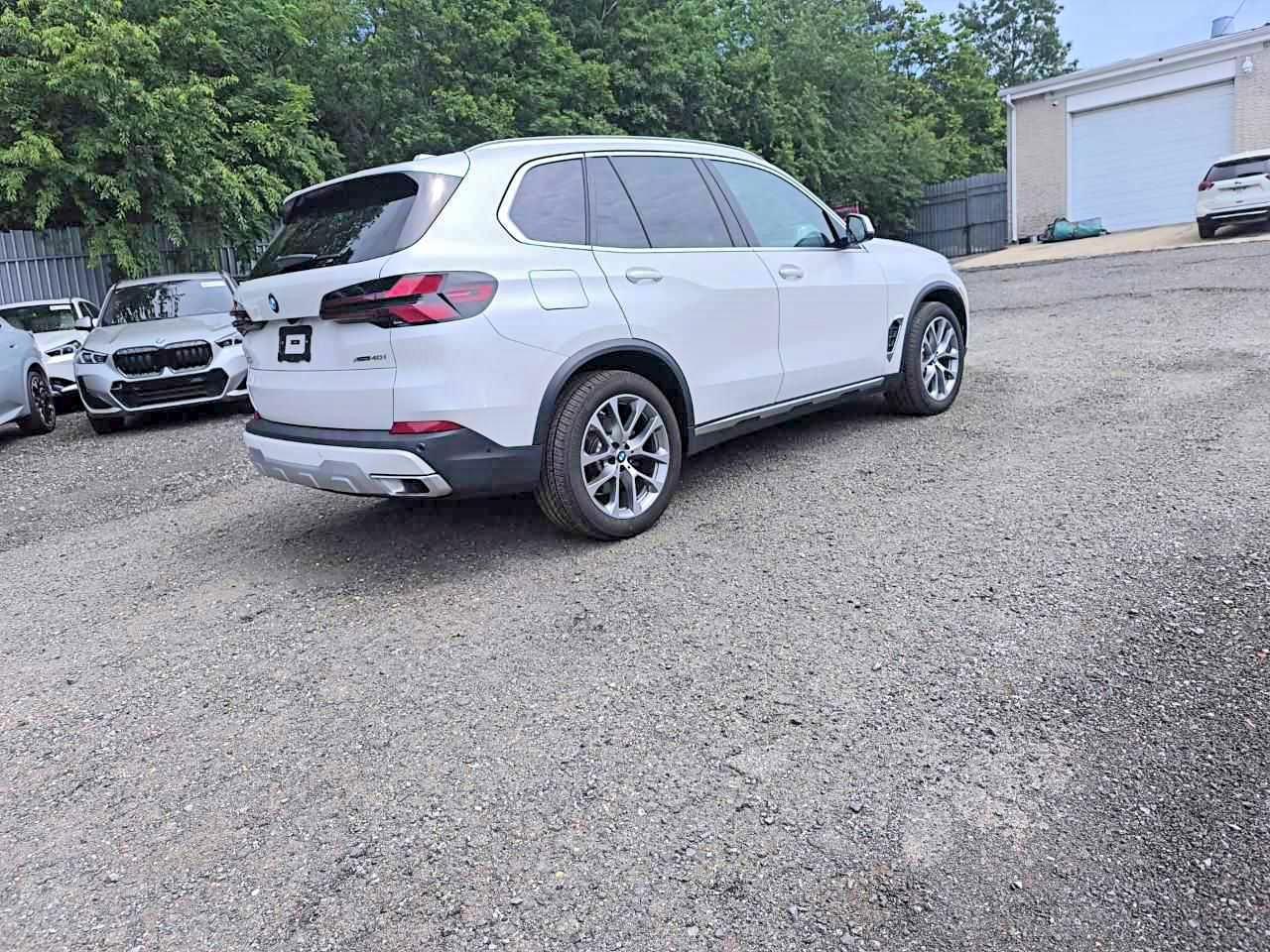 2026 BMW X5 xDrive40I - Image 4