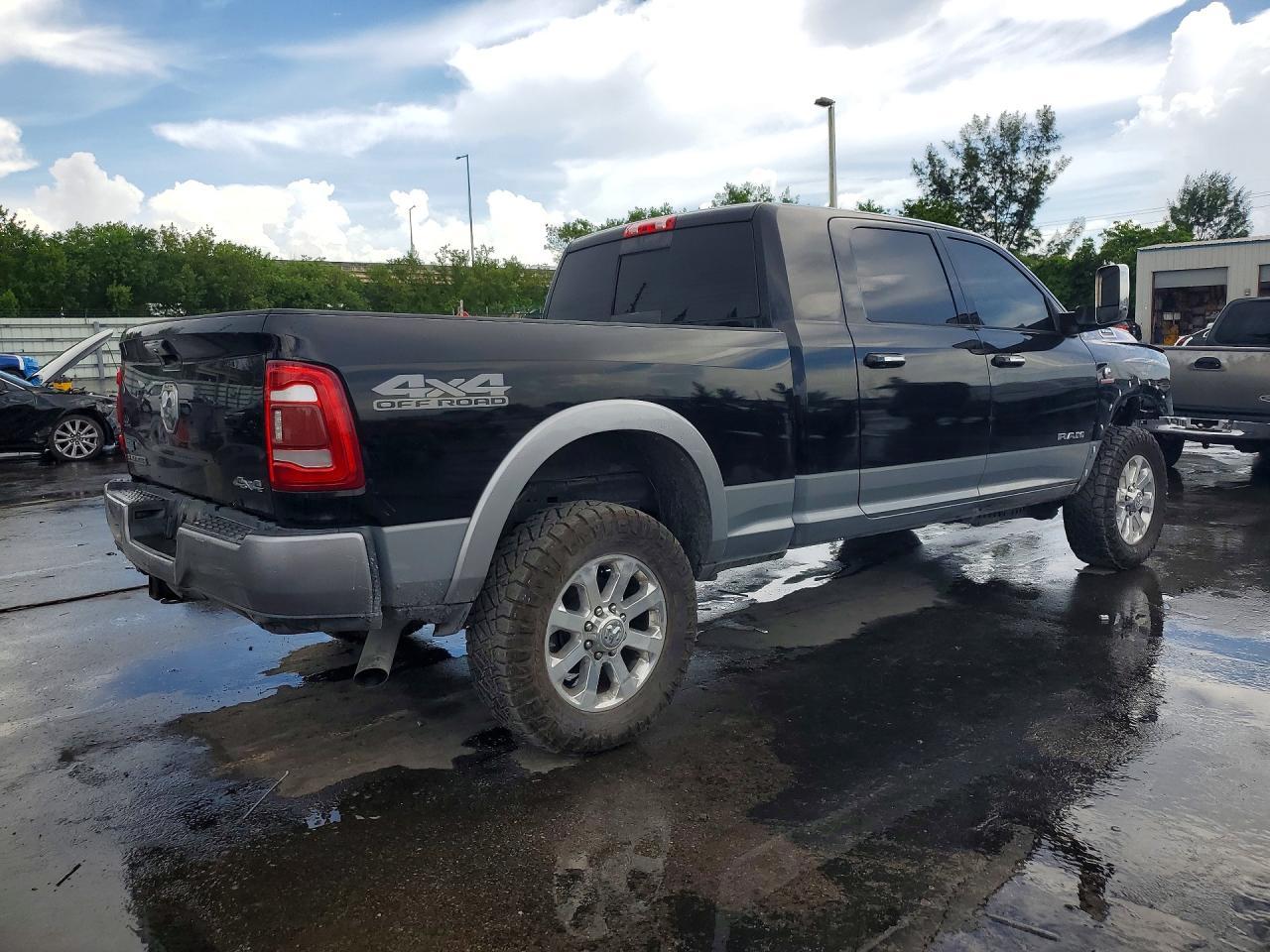 2021 Ram 2500 Laramie - Фото 3