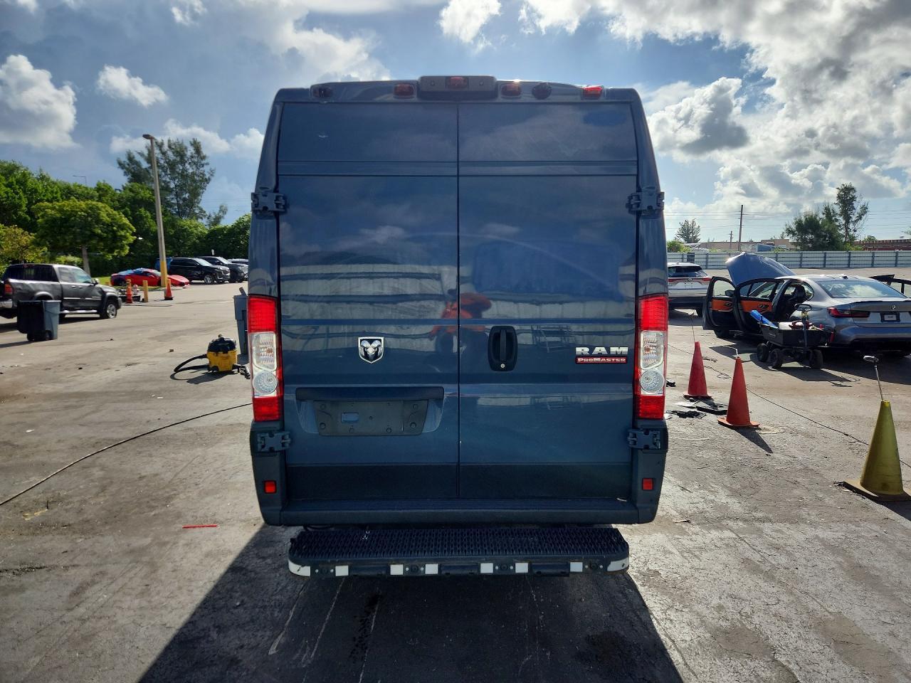 2021 Ram Promaster 3500 Delivery Van - Фото 6