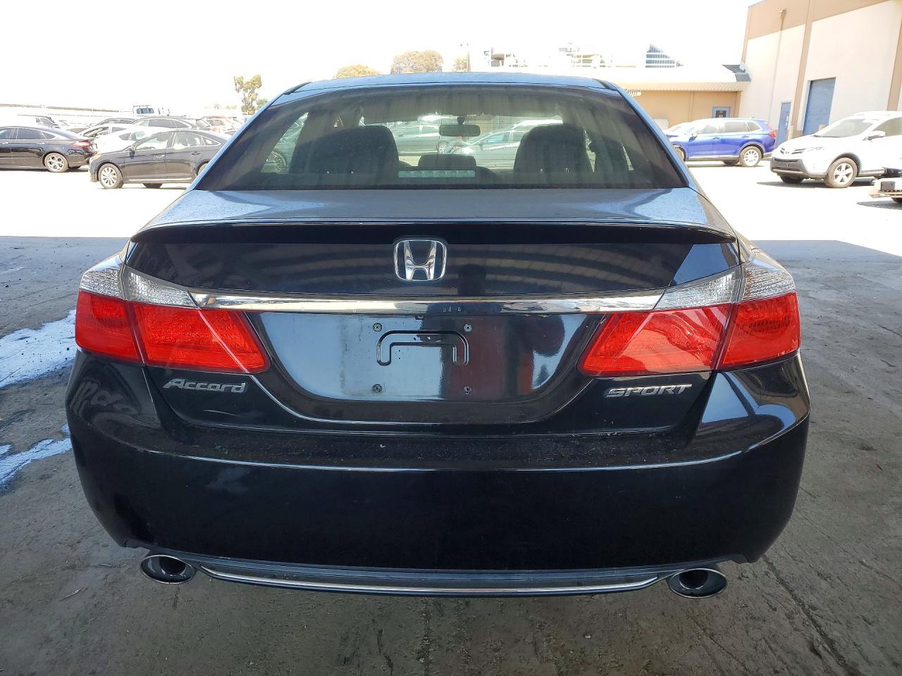 2015 Honda Accord Sport - Image 6