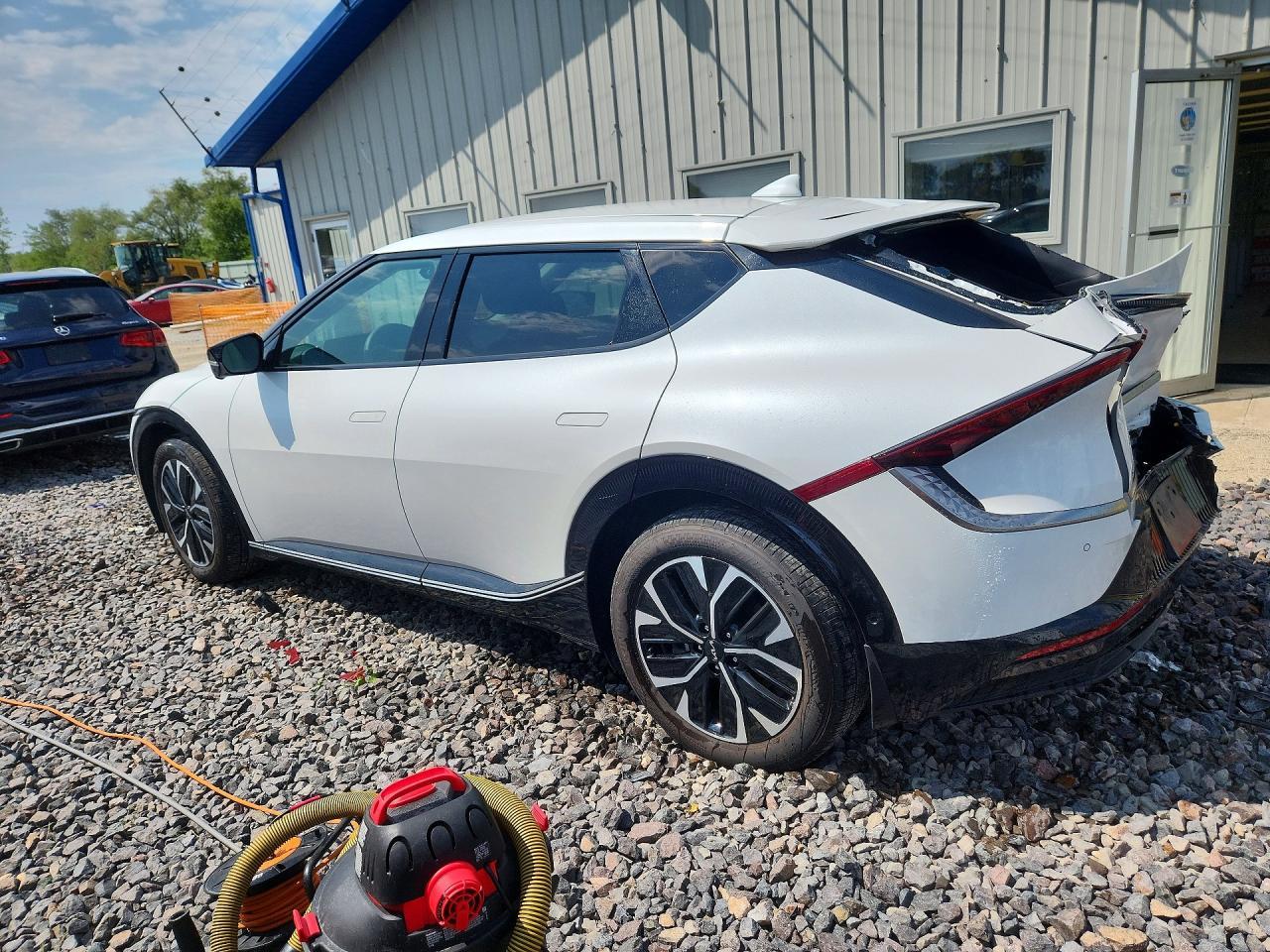 2023 Kia Ev6 Wind - Image 2