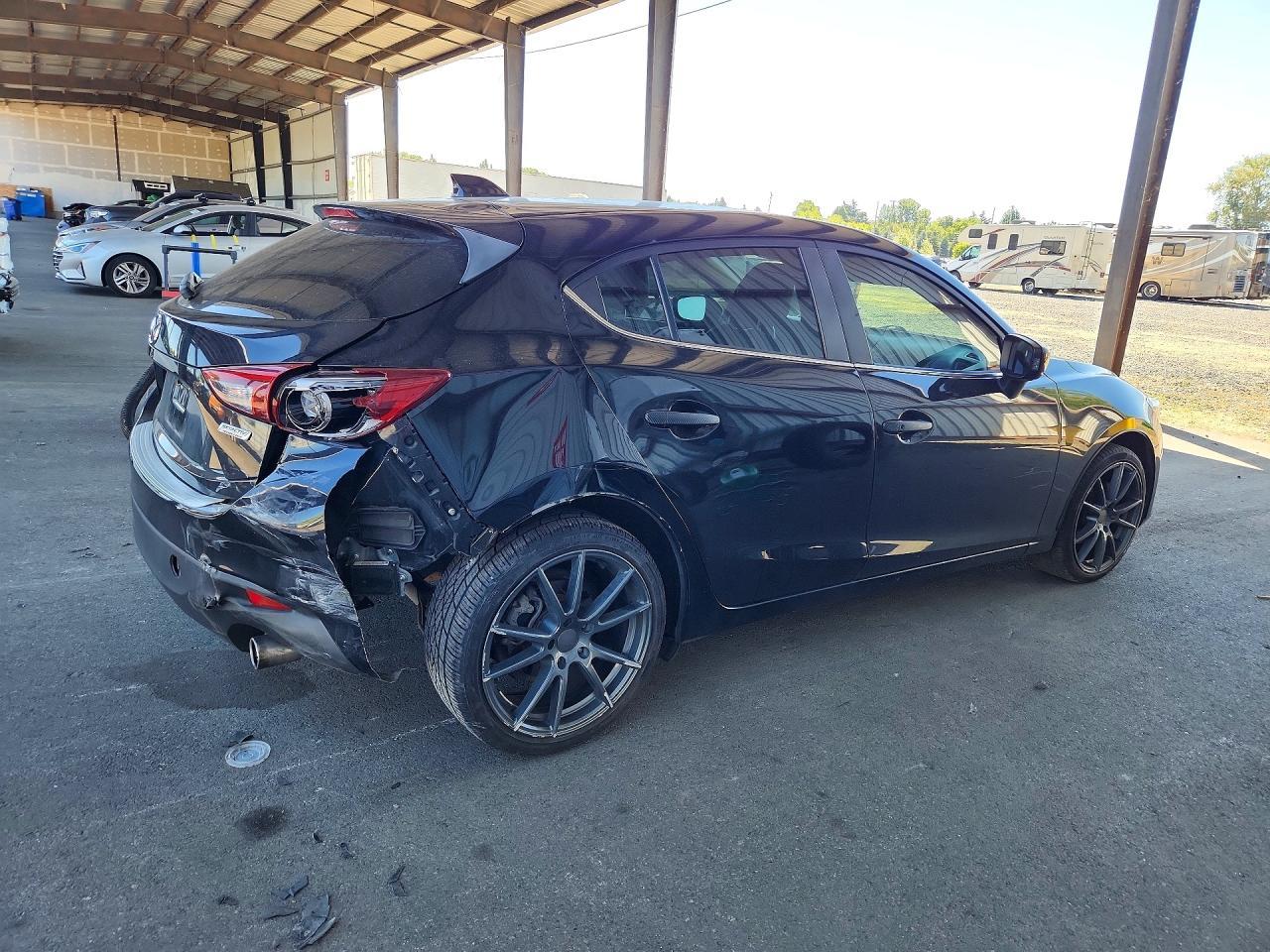 2015 Mazda 3 Grand Touring - Image 3