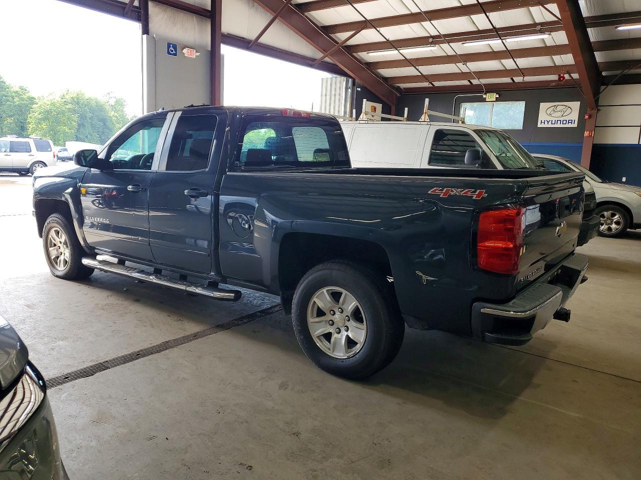 2017 Chevrolet Silverado K1500 Lt - Фото 2