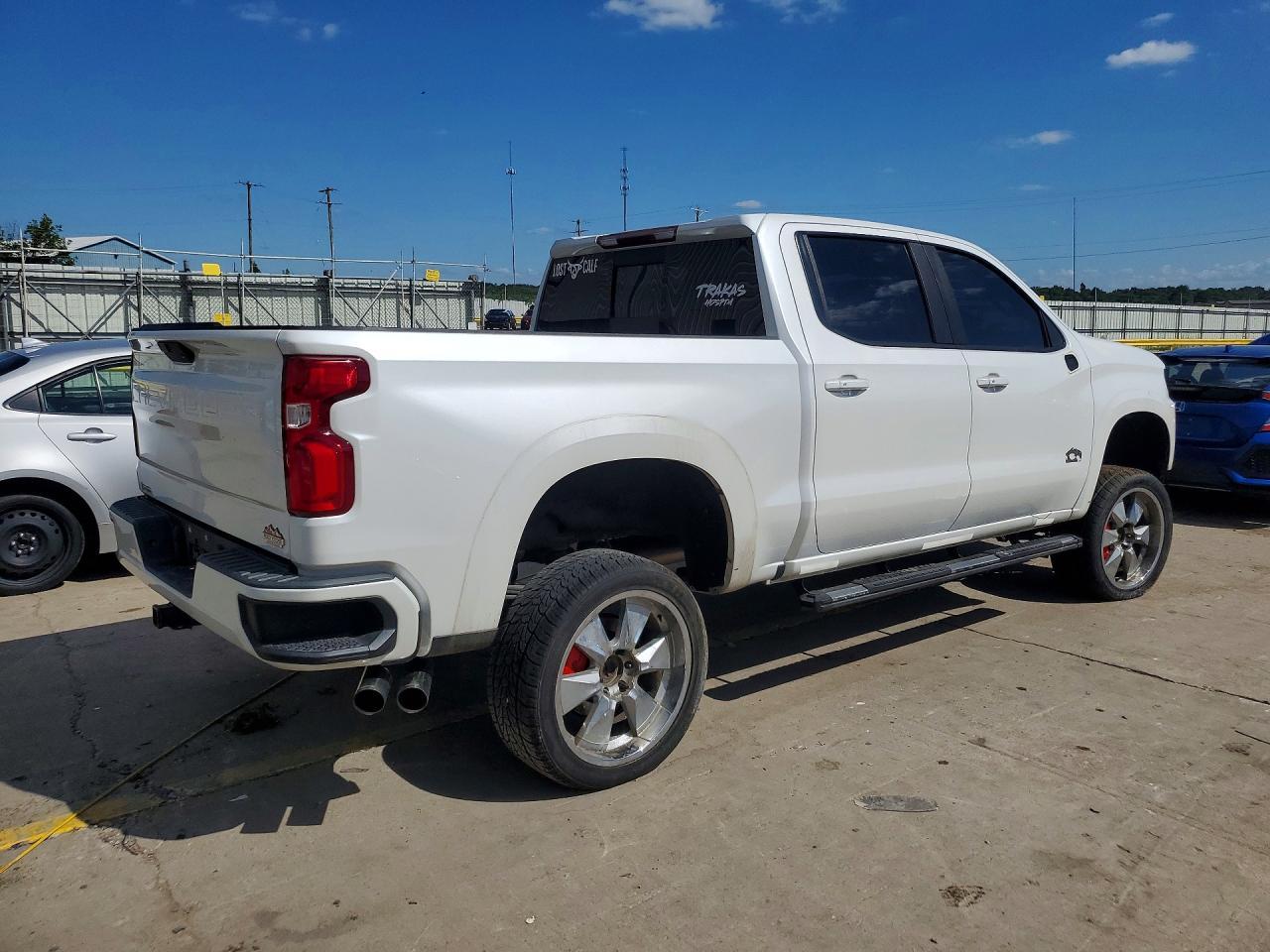 2019 Chevrolet Silverado K1500 Rst - Image 3