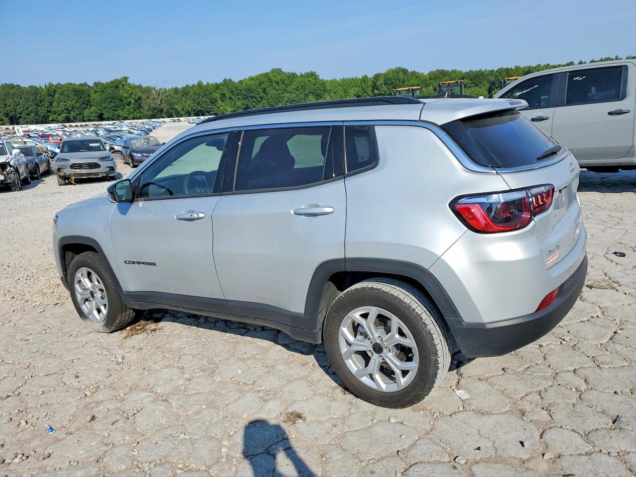 2025 Jeep Compass Latitude - Image 2