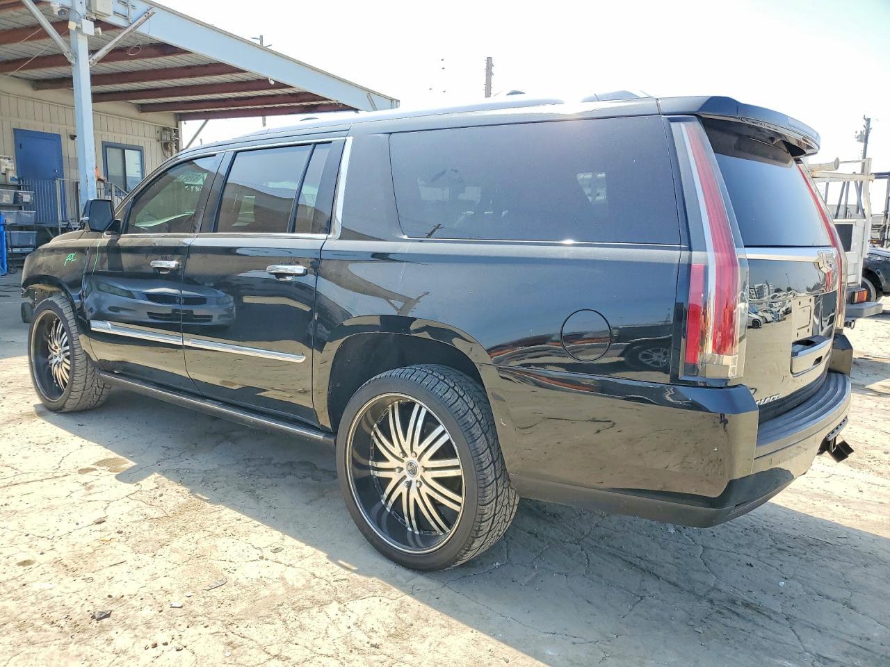2016 Cadillac Escalade Esv Platinum - Фото 2