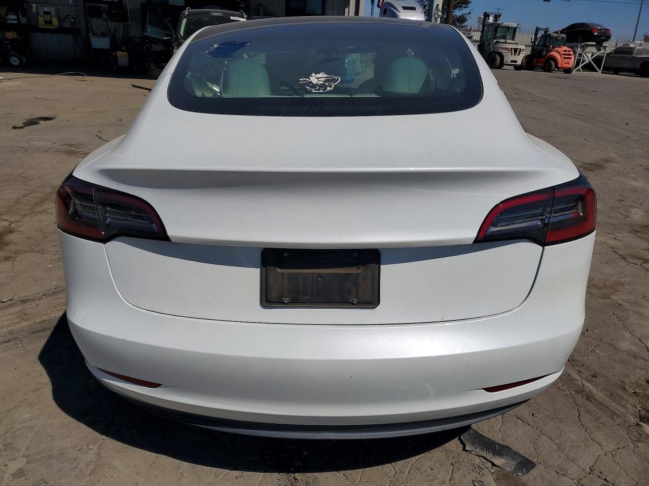 2023 Tesla Model 3 - Image 6