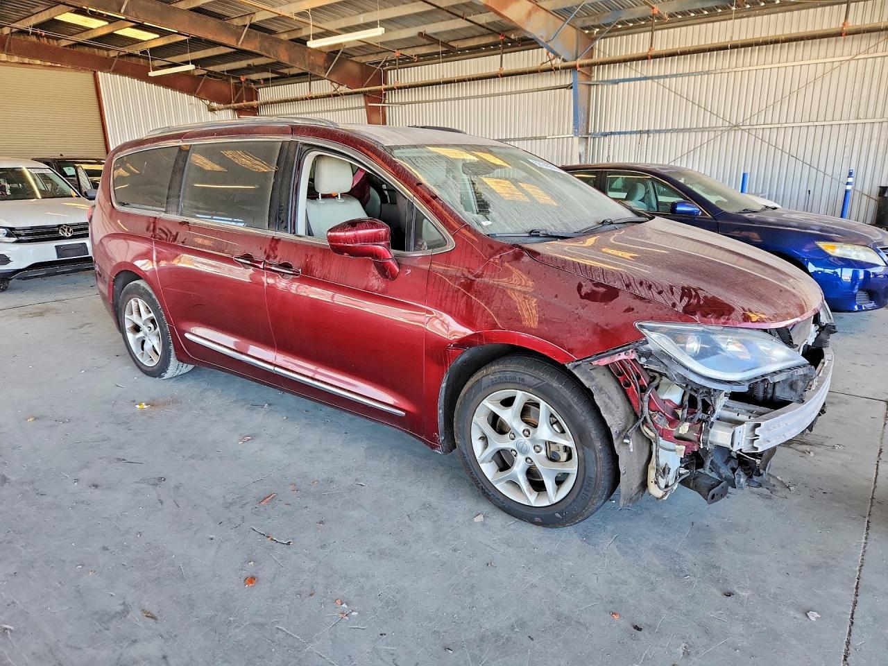 2019 Chrysler Pacifica Touring L Plus - Фото 4