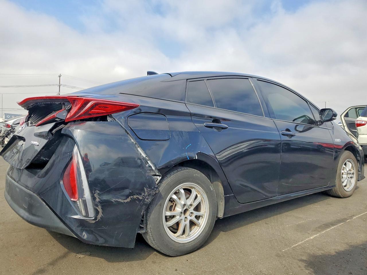 2020 Toyota Prius Prime Limited - Image 3
